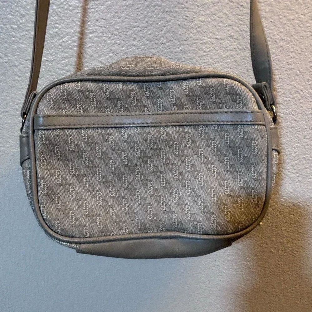 Vintage Via Prima Tan Crossbody Purse Handbag Bag Leather Zipper Pockets Clean - Picture 8 of 13